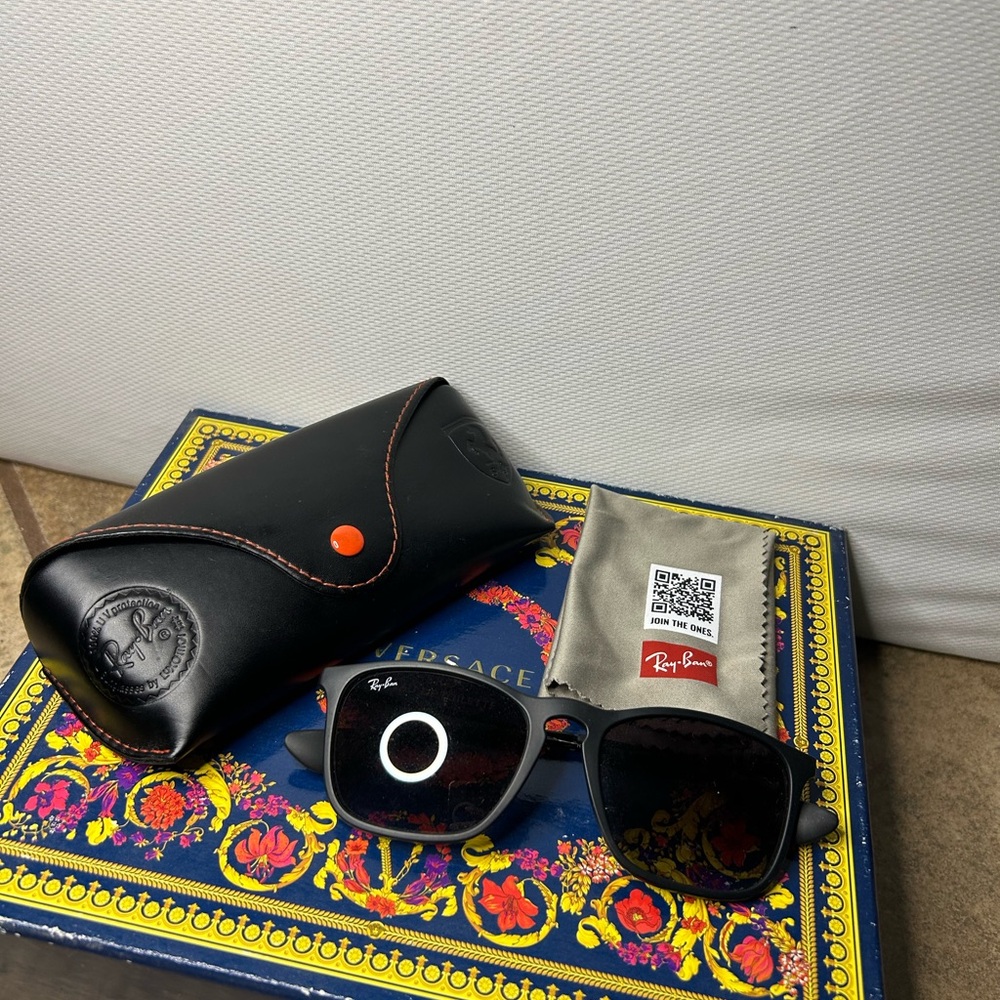 Ray-Ban Black Sunglasses with Leather Case
